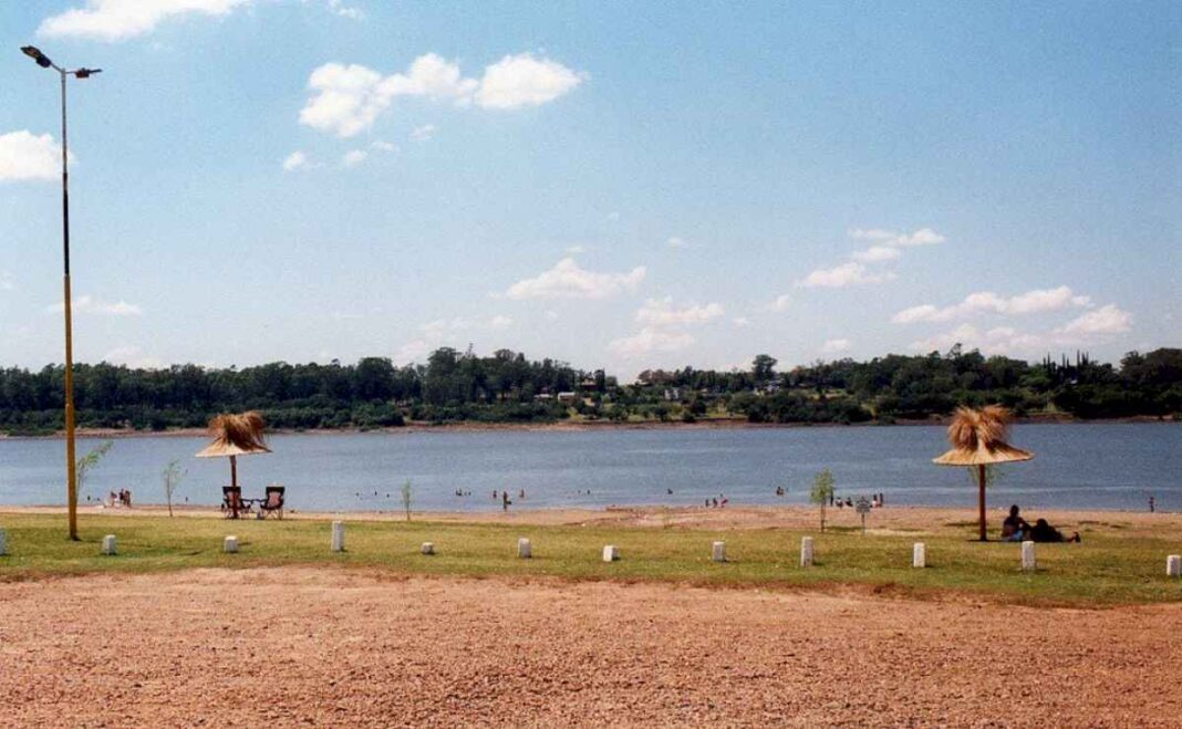 entre-rios:-un-hombre-se-metio-al-agua-para-nadar,-lo-arrastro-la-corriente-y-murio-ahogado