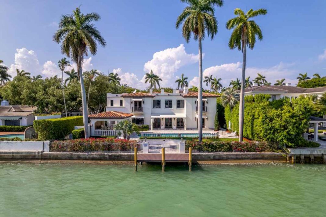 la-historia-detras-de-la-venta-de-una-casa-de-us$132-millones-en-una-isla-de-miami