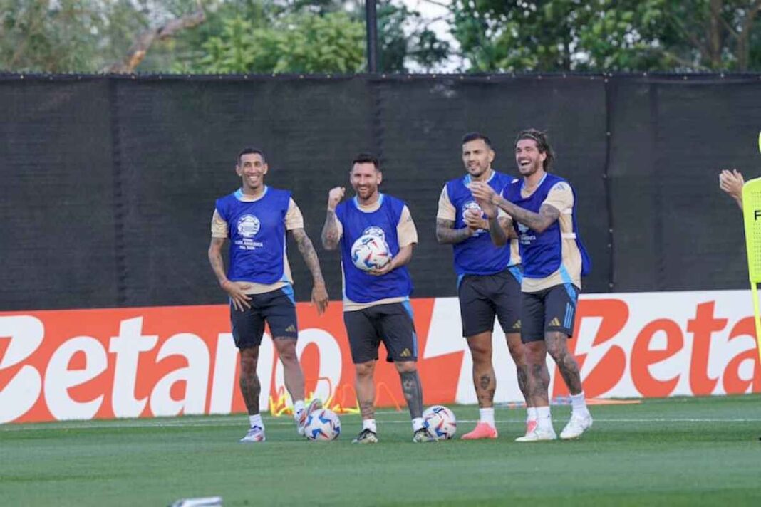 lionel-scaloni-define-el-equipo-de-argentina-ante-chile:-que-retoque-haria-respecto-del-partido-del-debut