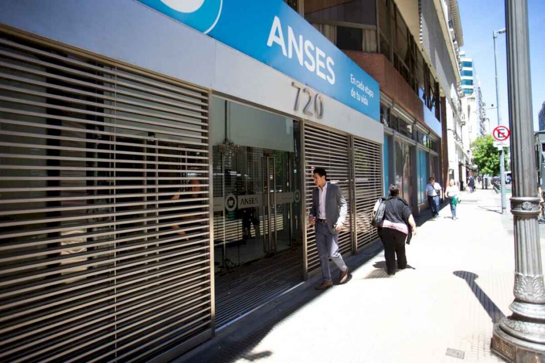 calendario-de-la-anses:-todas-las-prestaciones-que-se-pagan-este-lunes-12-de-agosto