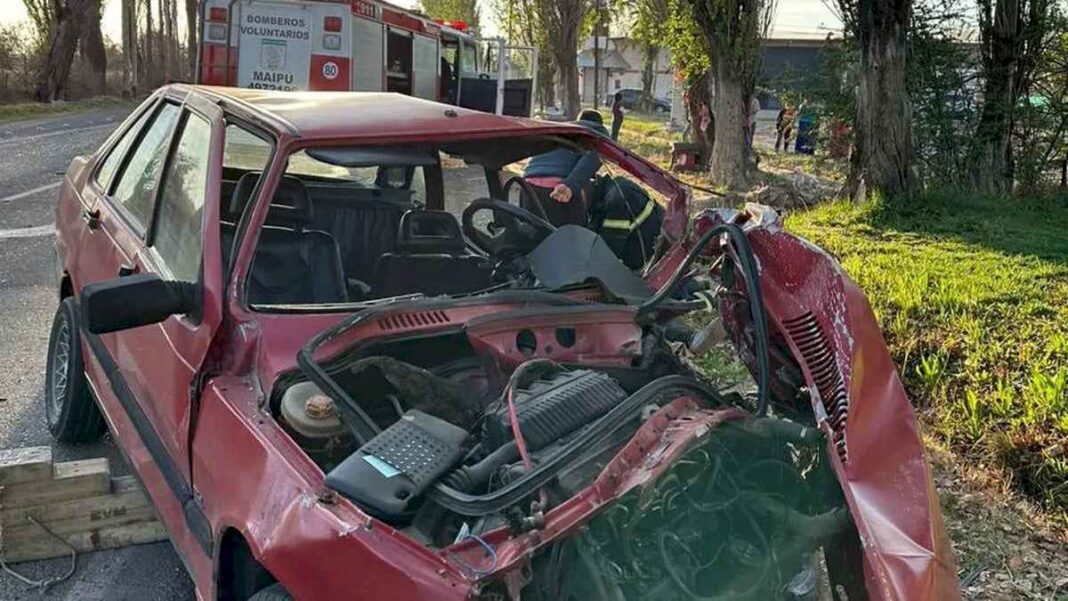 mendoza:-un-joven-de-28-anos-murio-al-chocar-su-auto-contra-un-colectivo