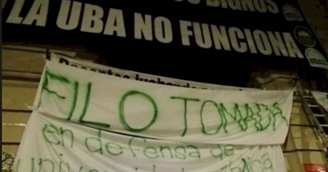 estudiantes-tomaron-las-facultades-de-psicologia-y-filosofia-y-letras-de-la-uba