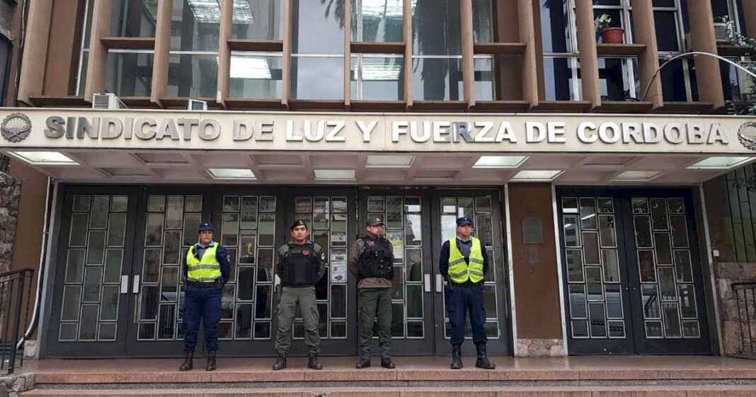 llevan-a-juicio-a-la-cupula-del-sindicato-de-luz-y-fuerza-de-cordoba-por-asociacion-ilicita,-estafa-y-lavado-de-dinero