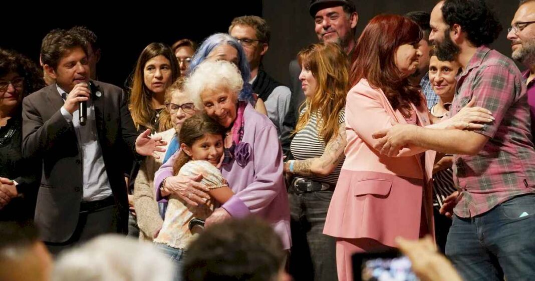 el-cuadro-a-cuadro-de-cristina-kirchner-y-axel-kicillof-en-un-acto-de-gestos-incomodos-en-el-que-casi-no-se-miraron