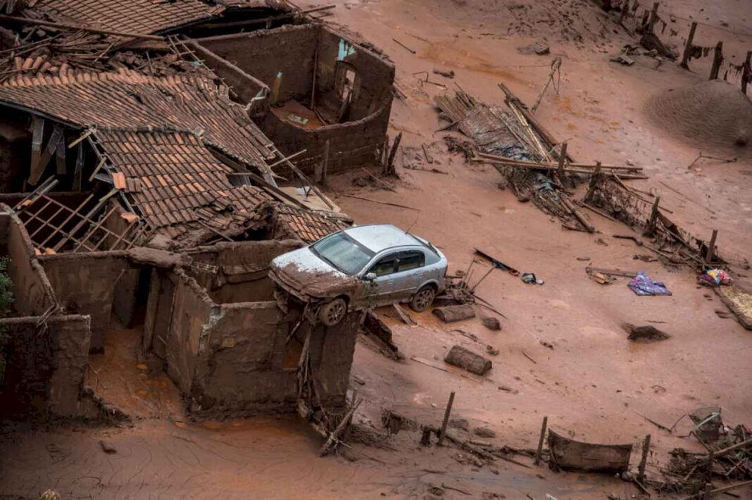 mineras-indemnizaran-con-una-cifra-millonaria-por-el-colapso-de-una-presa