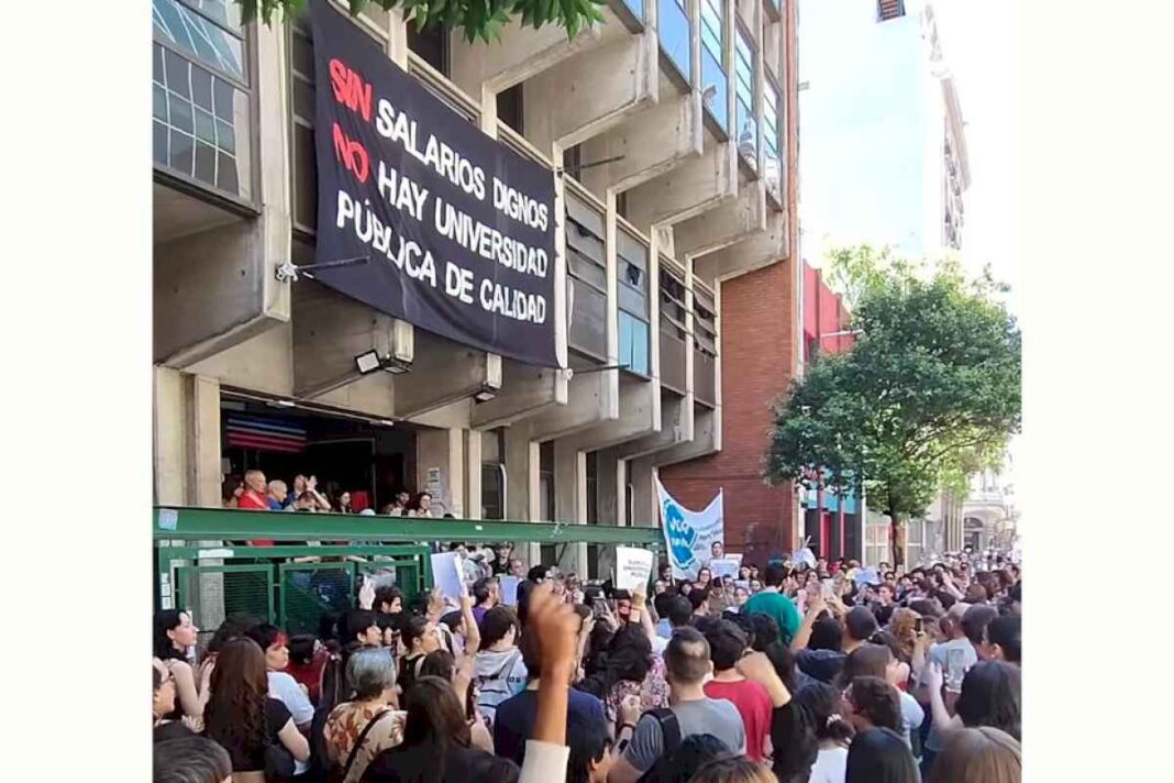 la-una-organizo-un-concierto-en-la-vereda-en-defensa-de-la-universidad-publica