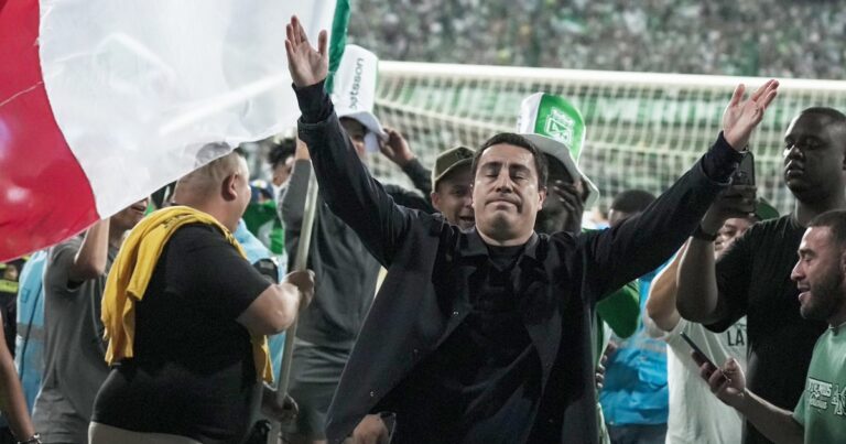 Cuánto ganaba Efraín Juárez como director técnico del Atlético Nacional en Colombia