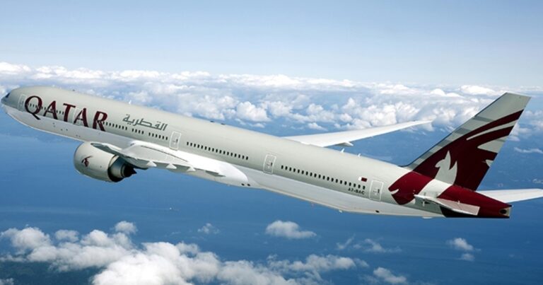 El gobierno firmó un acuerdo de «cielos abiertos» con Qatar, pero su aerolínea aún no regresó