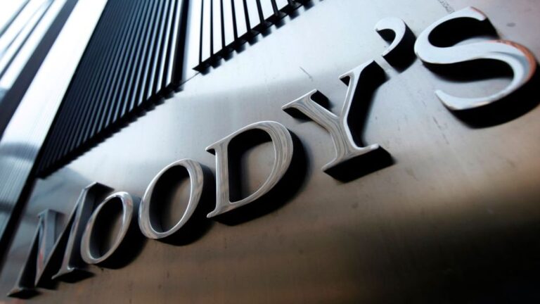 Moody’s advierte que empresas argentinas «enfrentarán un mayor riesgo de refinanciación en 2025»