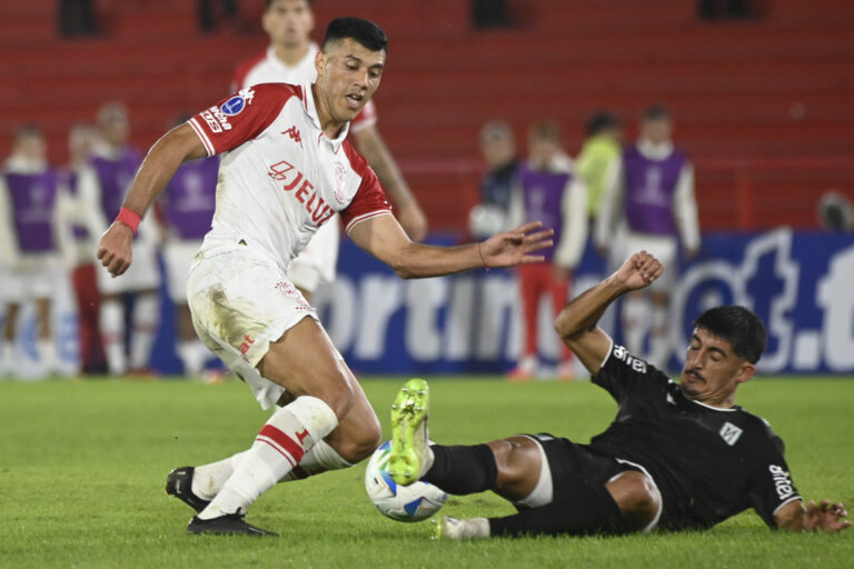 Huracán se pasea en la Sudamericana: 5-0 a Racing de Uruguay