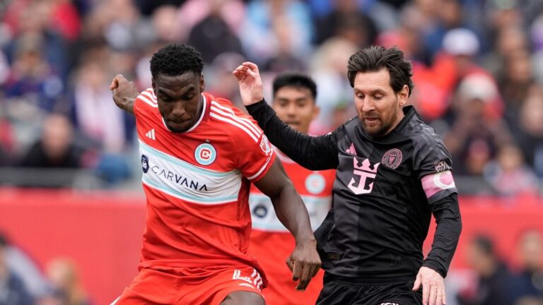 Con tres travesaños de Messi el Inter Miami no pasó del empate en Chicago