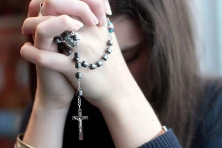 Reporte del INEGI indicó que la religión católica va en declive en México