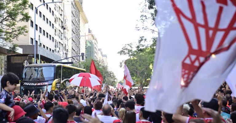 Huracán quiere copar Santiago: se espera una movilización histórica para la final ante Platense