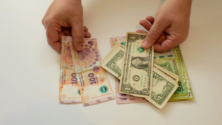 Dólar, tasa o inflación: cuál ganará la carrera en julio