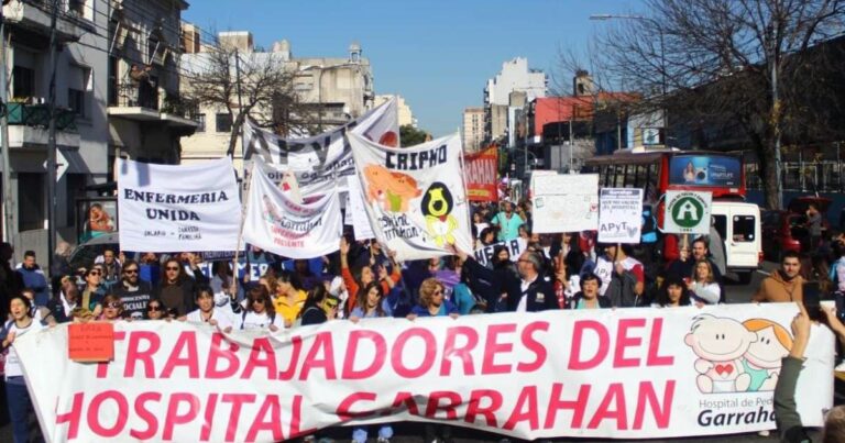 Garrahan. Marcha con todos los sectores en defensa del Hospital de Congreso a Plaza de Mayo