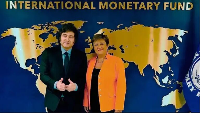 El Gobierno recibirá un desembolso del FMI en medio de la disparada del dólar