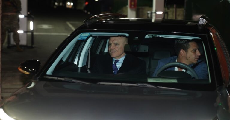 Javier Milei armó una cena en Olivos con diputados libertarios y aliados para asegurar el blindaje a los vetos en el Congreso