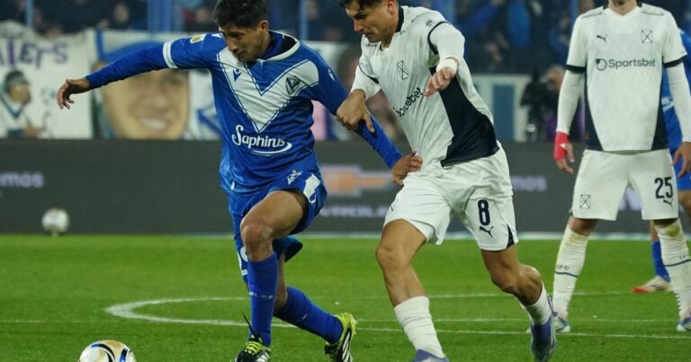 Vélez se impuso en la noche de los penales y el blooper de Lomónaco, frente a un Independiente que quedó último en el Clausura