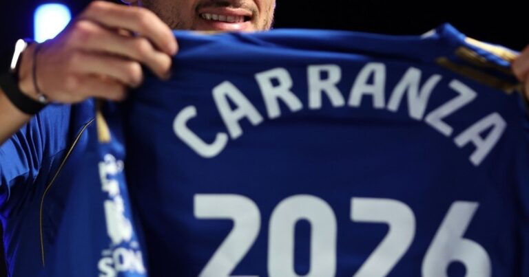 El delantero argentino que anunció su llegada a un club de Inglaterra