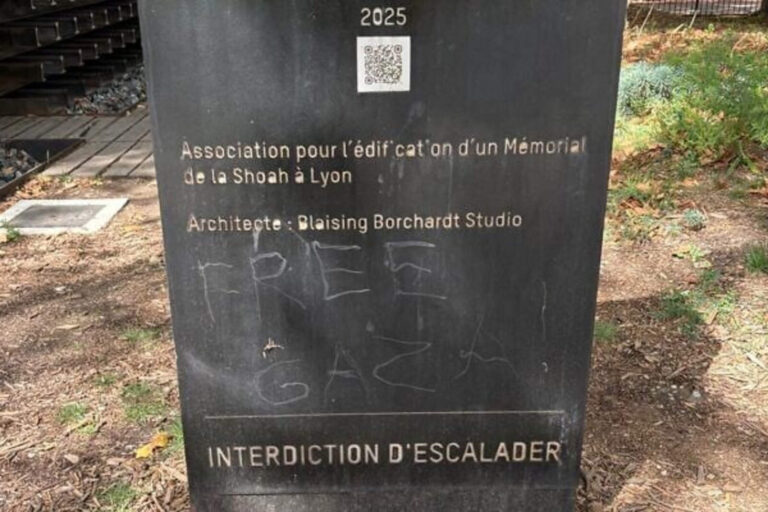 Vandalizaron un monumento a las víctimas del Holocausto en Lyon