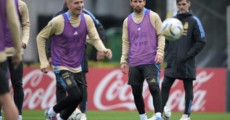 Los dos pibes que pelean por meterse en el once de la Selección contra Venezuela