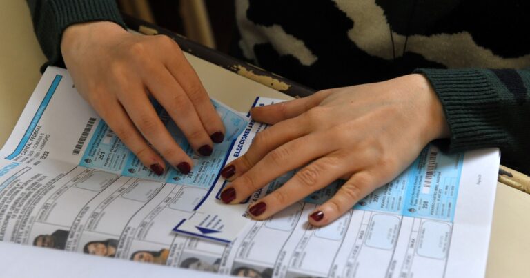 Elecciones 2025 en Provincia: cómo es el sistema electoral por el que con más de 12 puntos de diferencia dos fuerzas se pueden llevar las mismas bancas