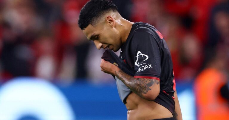 Qué dijo Equi Fernández luego de su debut con expulsión en el Bayer Leverkusen