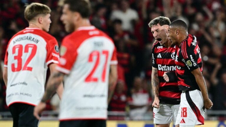 Copa Libertadores: Flamengo bailó por momentos a Estudiantes pero le ganó solo 2-1 y la serie quedó abierta