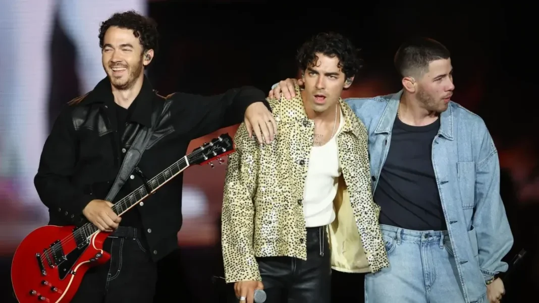 2108133-disney-confirmo-una-tercera-pelicula-de-camp-rock-con-el-regreso-de-los-jonas-brothers