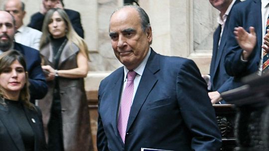 2117205-diputados-piden-remover-a-guillermo-francos-de-su-cargo-por-incumplir-con-la-ley-de-e68d2c61022028