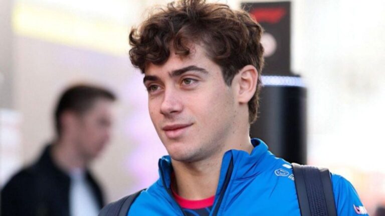 Franco Colapinto recordó sus inicios con una foto junto a Checo Pérez y provocó una respuesta del mexicano