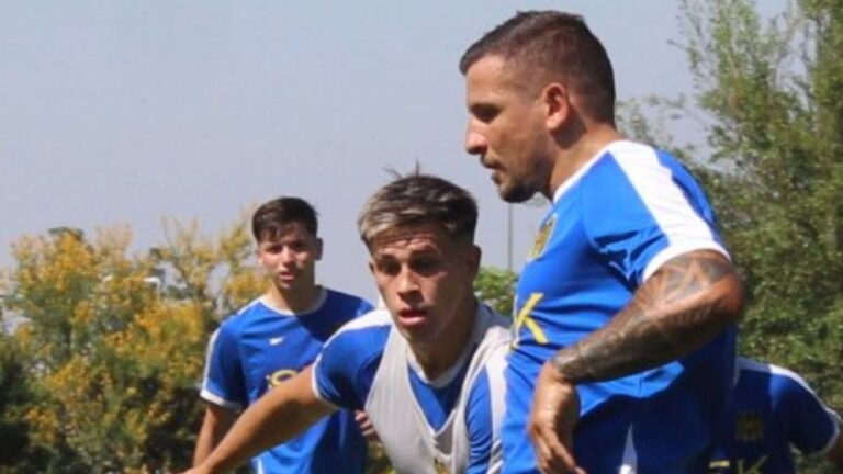 Acaba de llegar a Chile, está en conflicto con la dirigencia y se ofreció a jugar en San Lorenzo