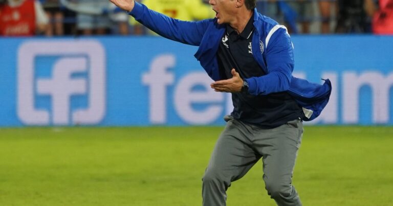 Vélez vs Deportivo Riestra, EN VIVO: el «Fortín» quiere seguir puntero de la zona A del Torneo Apertura 2026