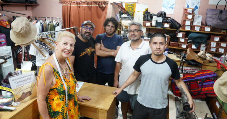 Crece entre los porteños una solución para gastar menos en ropa que resiste el avance de Shein y Temu