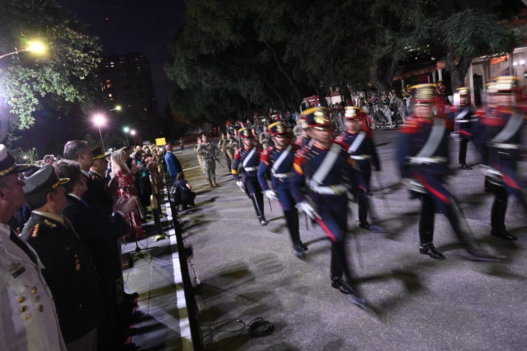 Gráfico ilustrativo de rangos y escalas salariales en las Fuerzas Armadas y de Seguridad de Argentina