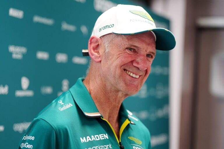 Adrian Newey, director técnico de Aston Martin, en el paddock de la Fórmula 1.