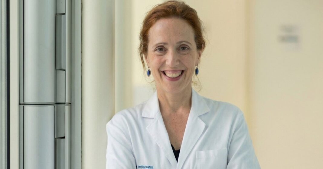 Carmen Terrón, neurogeriatra, hablando sobre prevención del deterioro cognitivo.