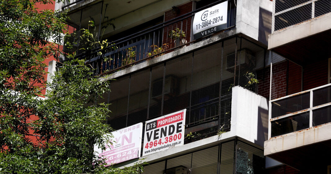 Gráfico de evolución de créditos hipotecarios y un mapa del Gran Buenos Aires con referencias de precios.