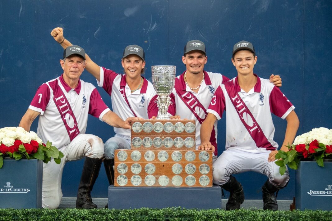 Camilo Castagnola y el equipo Pilot celebrando el título del US Open de polo en Palm Beach