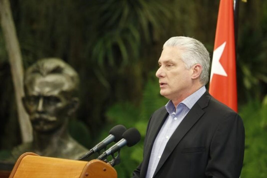 El presidente cubano Miguel Díaz-Canel durante una entrevista.