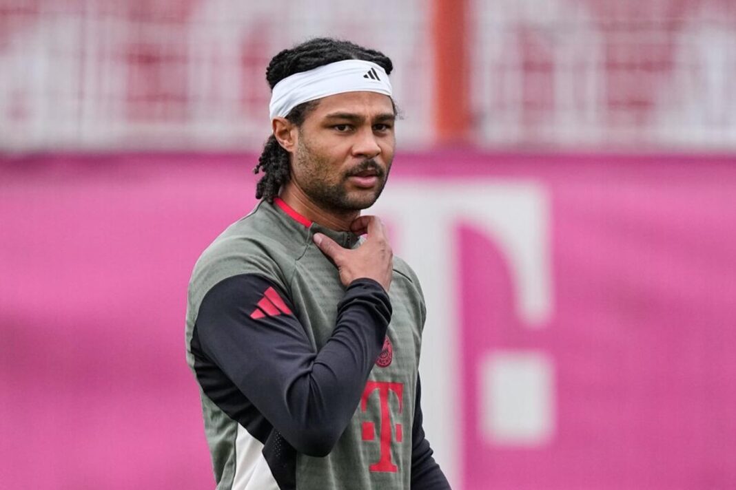 Serge Gnabry, delantero del Bayern Múnich y la selección de Alemania, en acción durante un partido.
