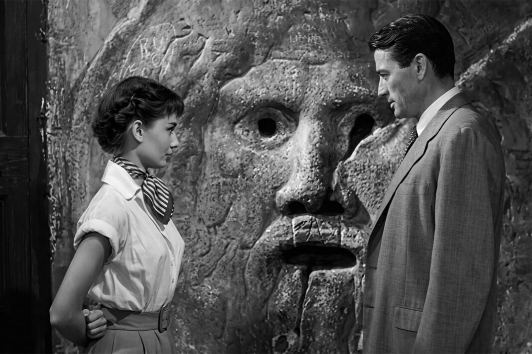 Disco de mármol de la Bocca della Verità en el pórtico de la basílica de Santa María en Cosmedin, Roma