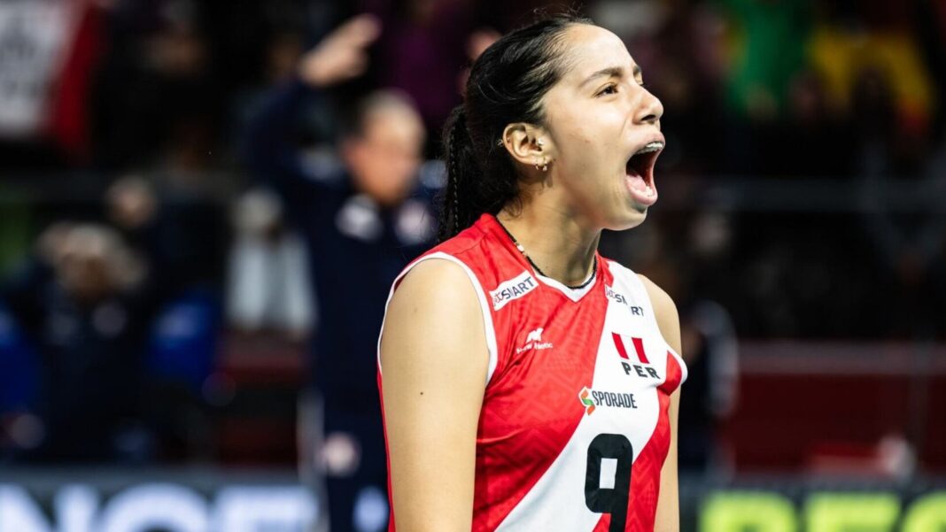 Gianella Chanca jugadora de la selección peruana Sub 19 de vóley