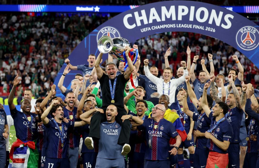 Luis Enrique entrenador del PSG celebrando la segunda Champions League