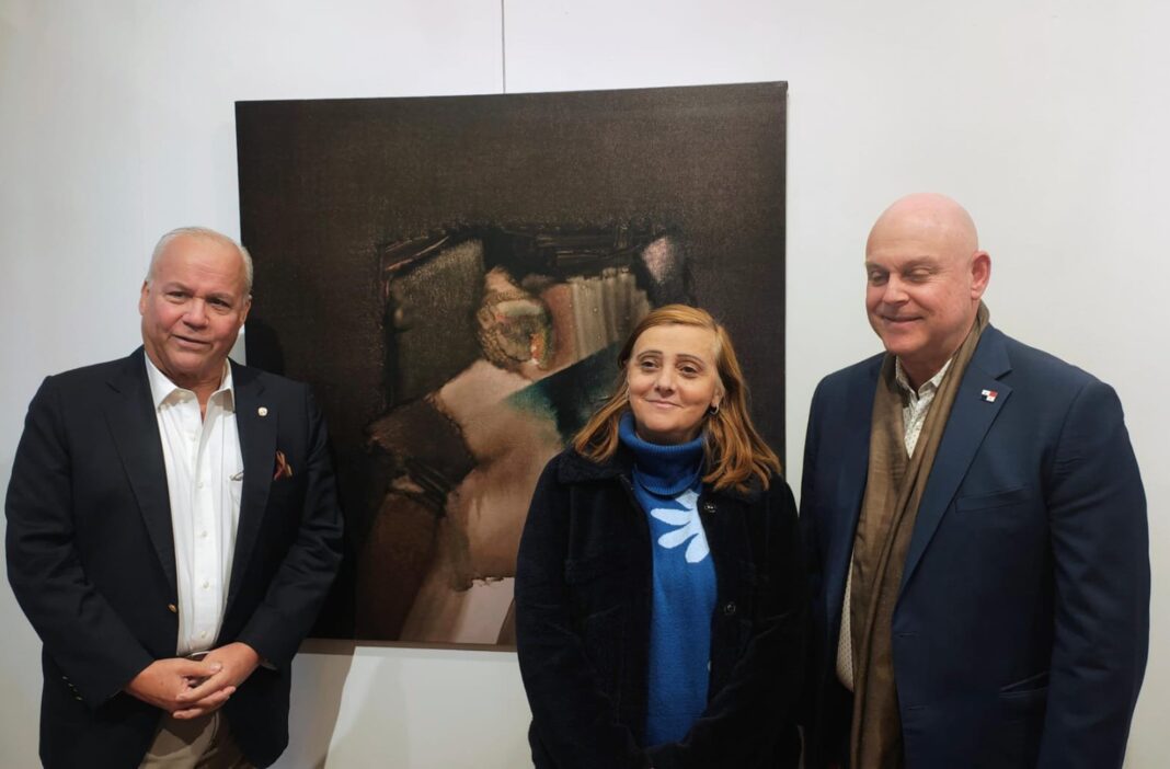 Viceministro panameño Carlos Guevara Mann durante su visita al Museo Mitre en Buenos Aires