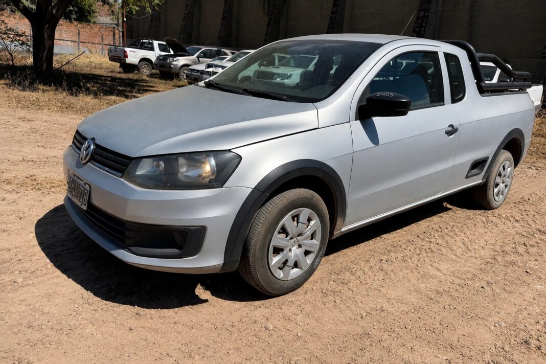 Pickups y motos en exhibición previa a subasta de Ledesma en Jujuy