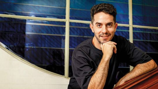 Tomás Escobar en la productora de Armando Bó, presentando Shorta