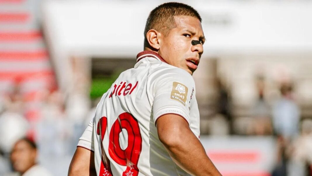 Jugadores de Universitario de Deportes durante un partido de fútbol