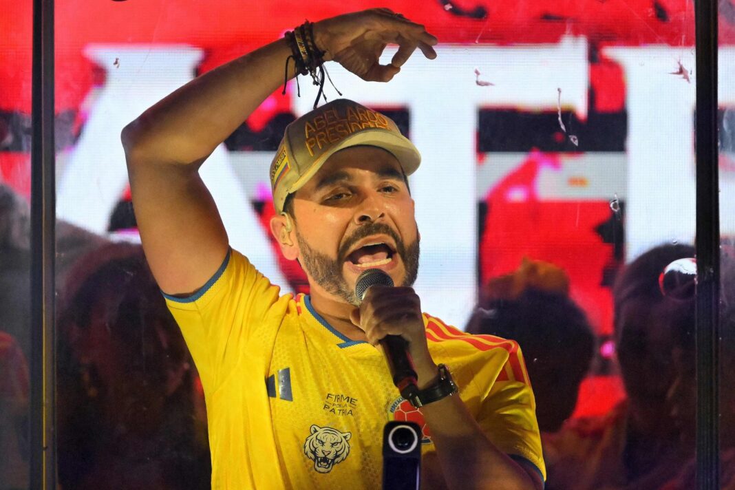 Abelardo de la Espriella en un acto de campaña