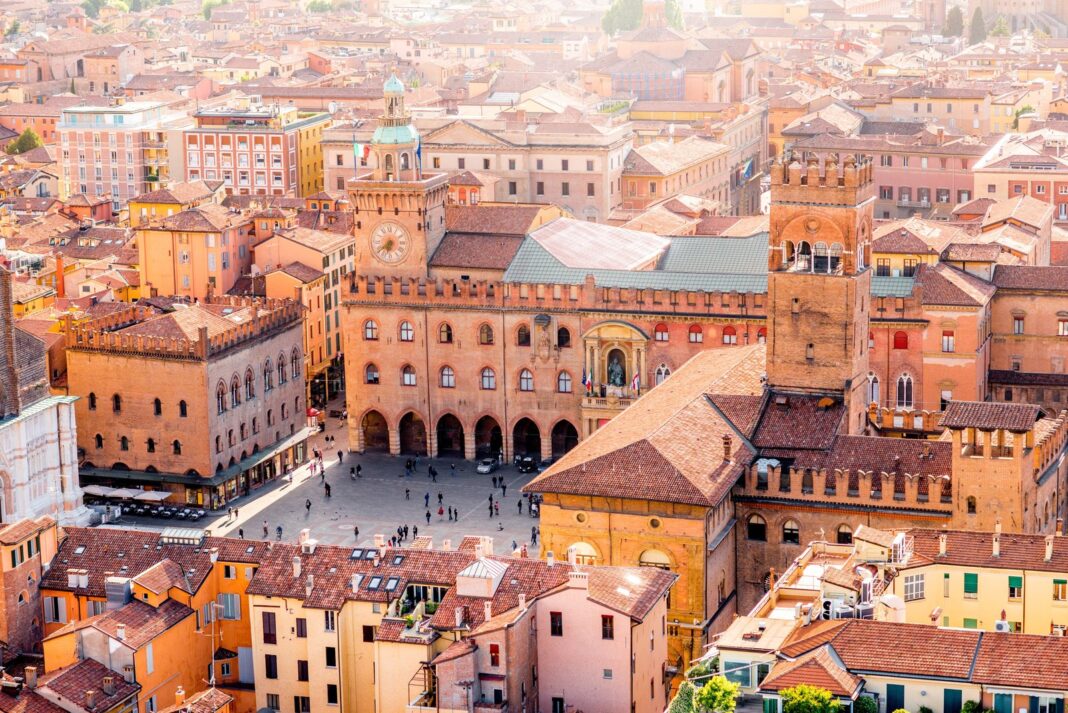Edificio emblemático de Bolonia, Italia